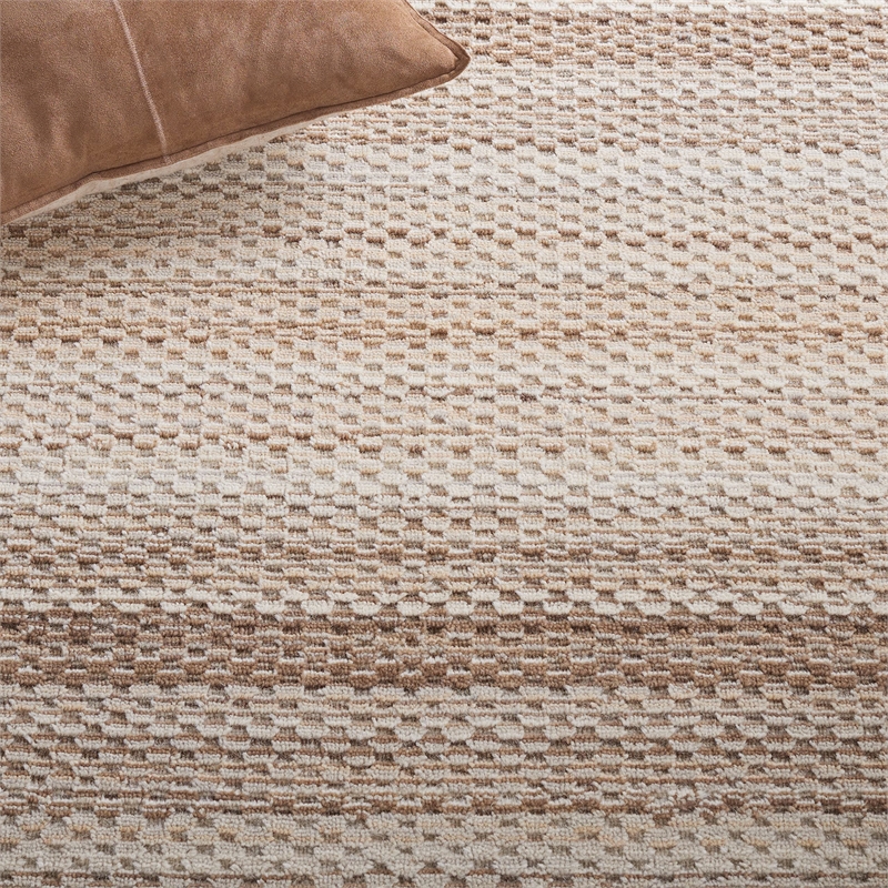 Safavieh Himalaya 6' X 9' Hand Loomed Wool Rug in Beige