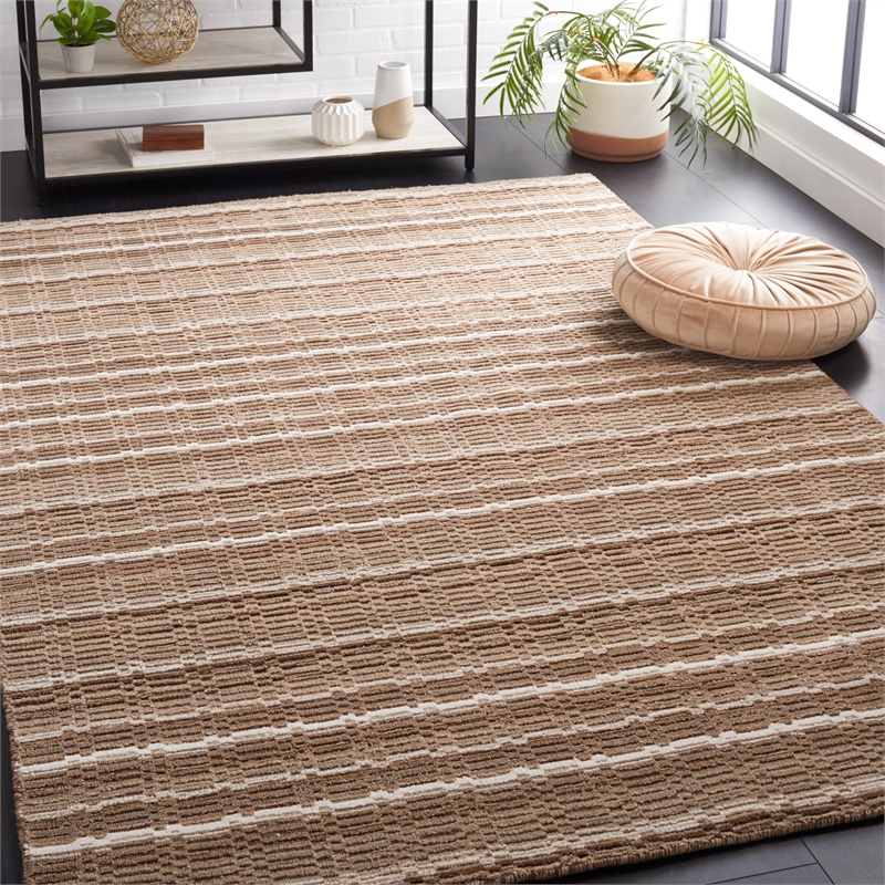Safavieh Himalaya 4' x 6' Hand Loomed Wool Rug in Natural