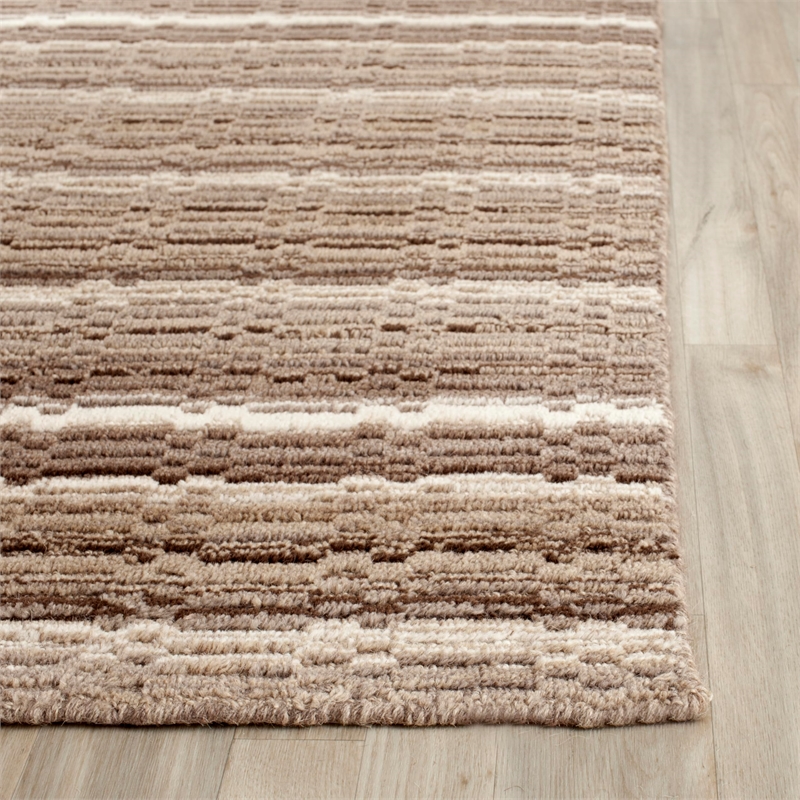 Safavieh Himalaya 4' x 6' Hand Loomed Wool Rug in Natural