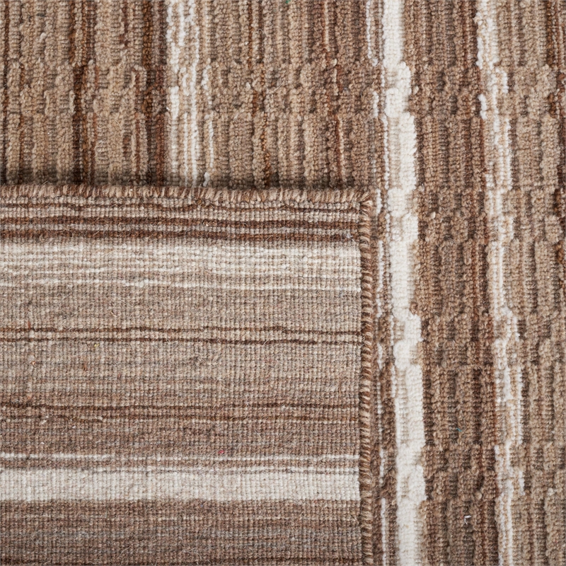 Safavieh Himalaya 6' x 9' Hand Loomed Wool Rug in Natural
