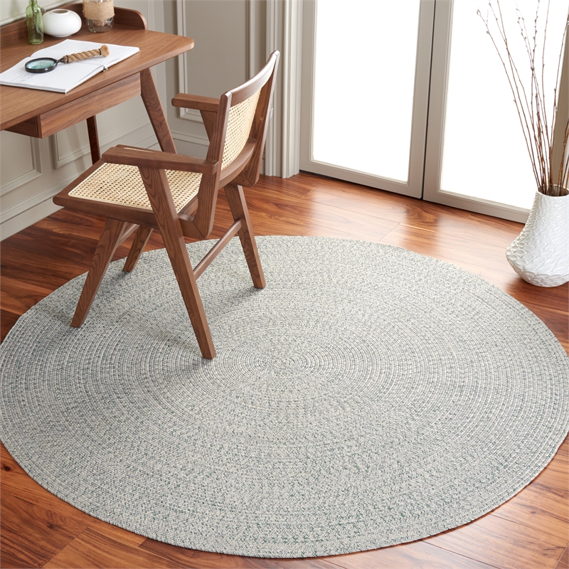 Safavieh Braided 6' X 6' Round Hand Woven Rug in Ivory / Green