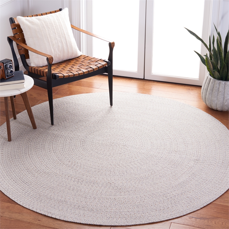 Safavieh Braided 3' X 3' Round Hand Woven Rug in Ivory / Light Gray