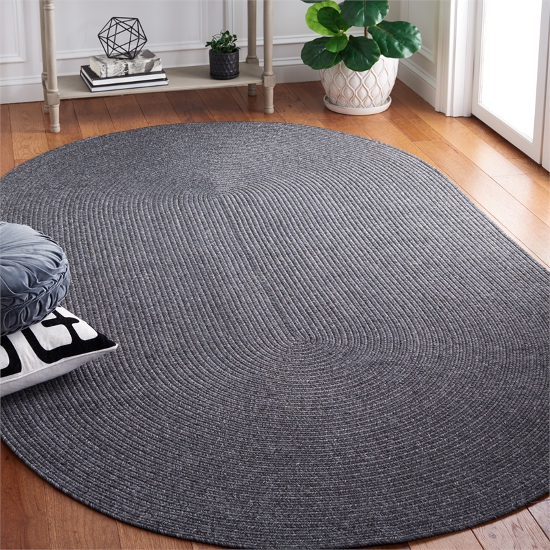 Safavieh Braided 4' X 6' Oval Hand Woven Rug in Black / Gray