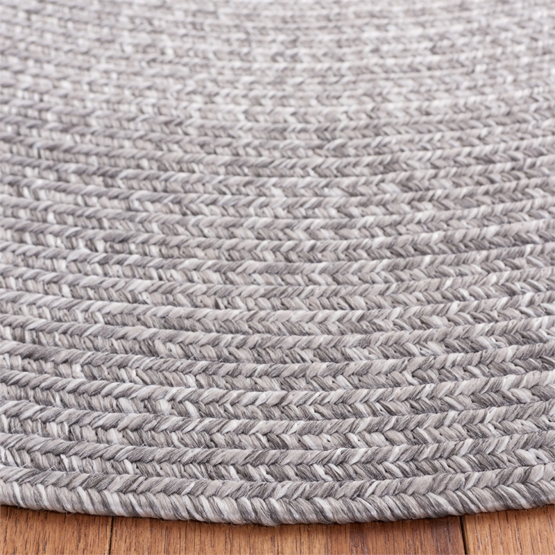 Safavieh Braided 3' X 5' Oval Hand Woven Rug in Gray / Ivory