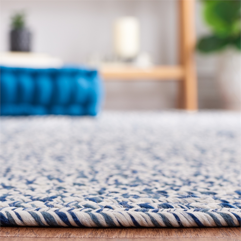 Safavieh Braided 4' X 6' Hand Woven Rug in Navy / Ivory