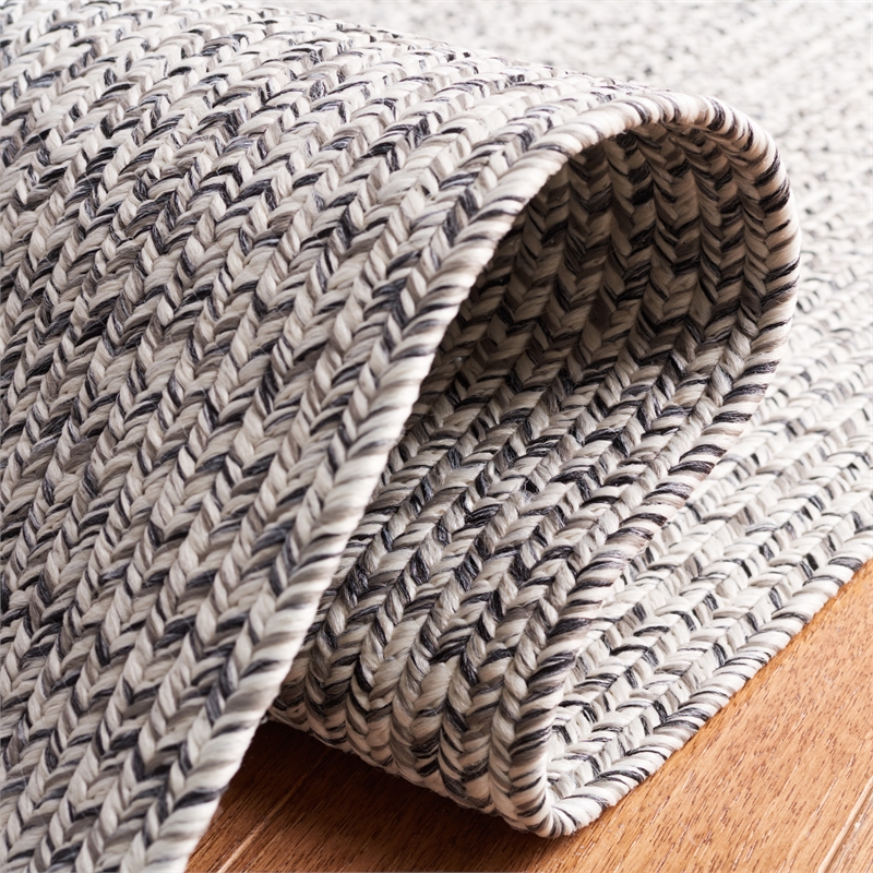 Safavieh Braided 5' X 8' Hand Woven Rug in Gray / Ivory