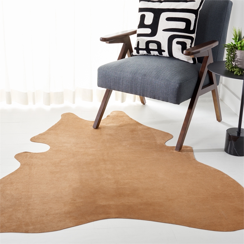 Safavieh Suede Cowhide 5' X 7' Suede Leather Cowhide Rug in Beige