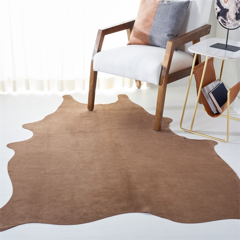 Safavieh Suede Cowhide 5' X 7' Suede Leather Cowhide Rug in Beige