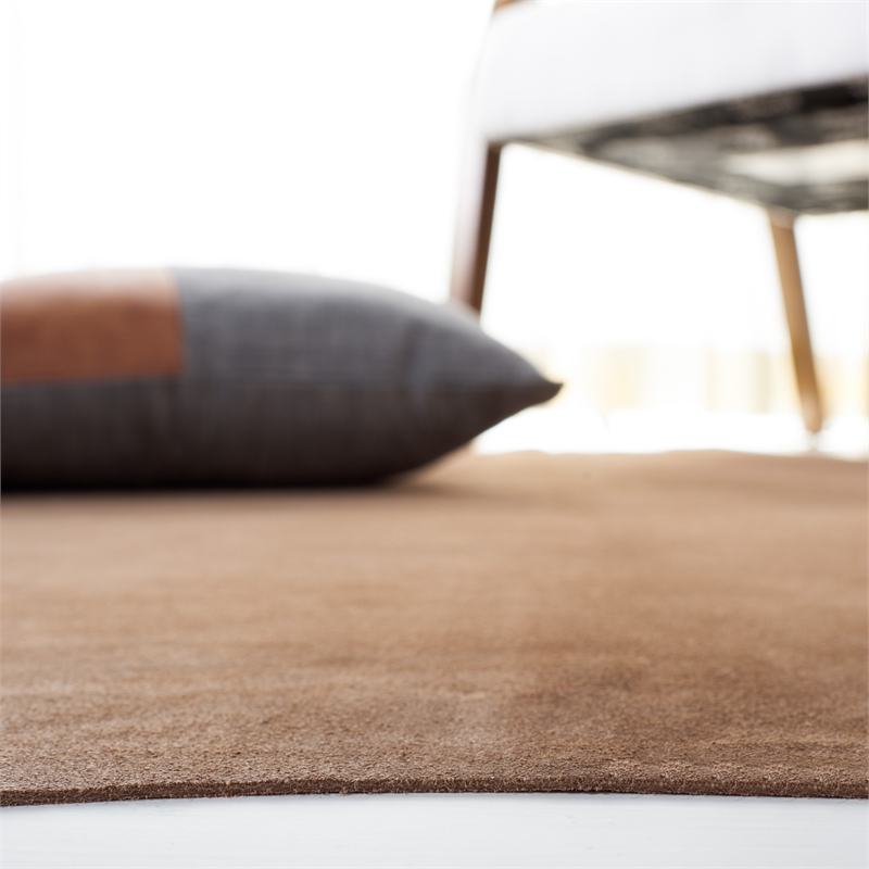 Safavieh Suede Cowhide 5' X 7' Suede Leather Cowhide Rug in Beige
