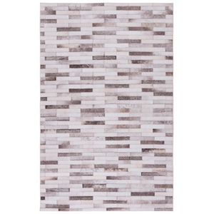 Safavieh Faux Hide 4'-0&quot x 6'-0&quot Polyester Power Loomed Rug in Beige / Brown