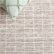 Safavieh Ebony 6' X 6' Round Wool Hand Tufted Rug in Ivory / Gray