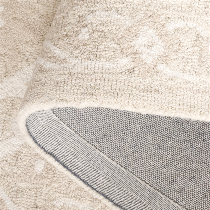 Safavieh Blossom 6' X 6' Round Wool Hand Tufted Rug in Beige / Ivory
