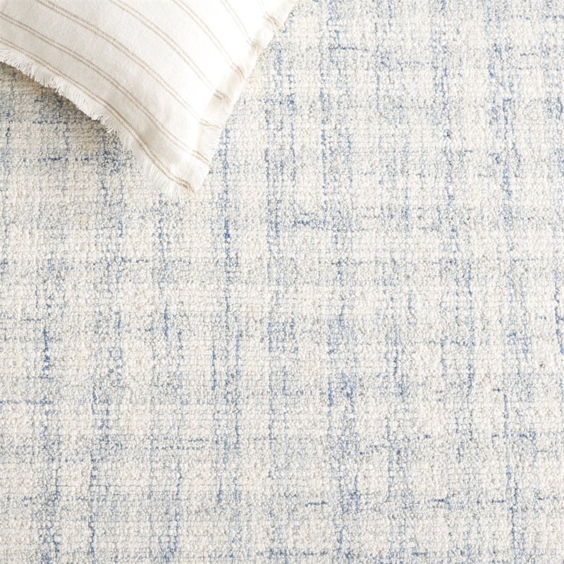 Safavieh Ebony 6' X 6' Round Wool Hand Tufted Rug in Blue / Ivory