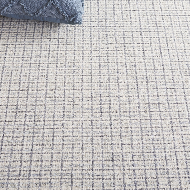 Safavieh Ebony 6' X 6' Round Wool Hand Tufted Rug in Light Blue / Ivory