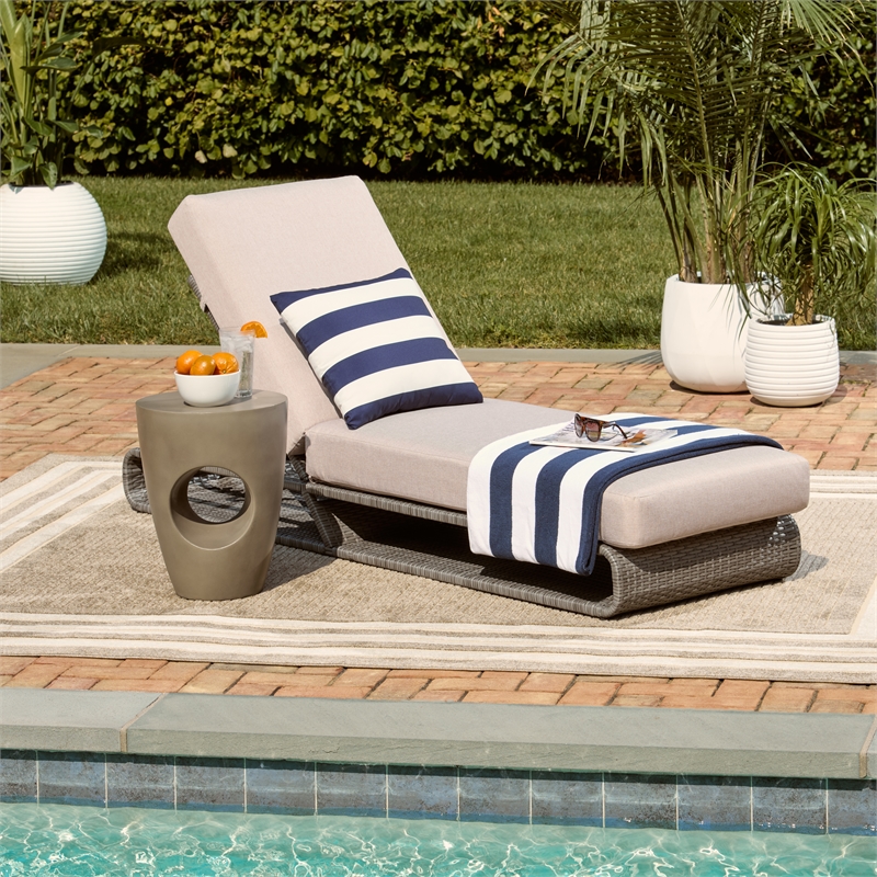 Safavieh Vale Steel and Polyester Lounger in Gray / Light Gray