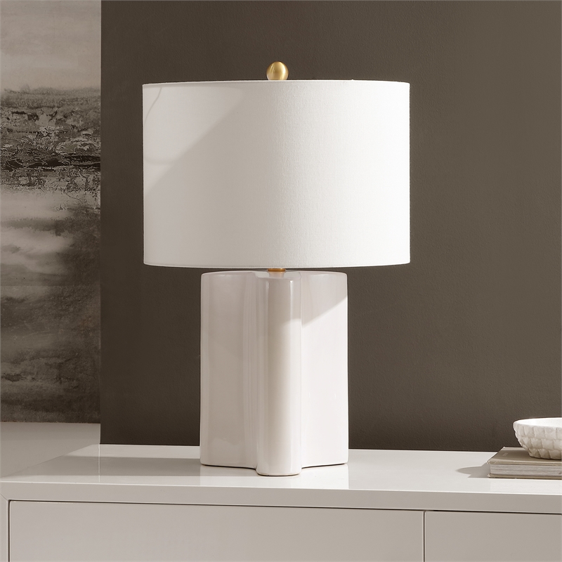Safavieh Anessa Ceramic Table Lamp in Cream / Brass