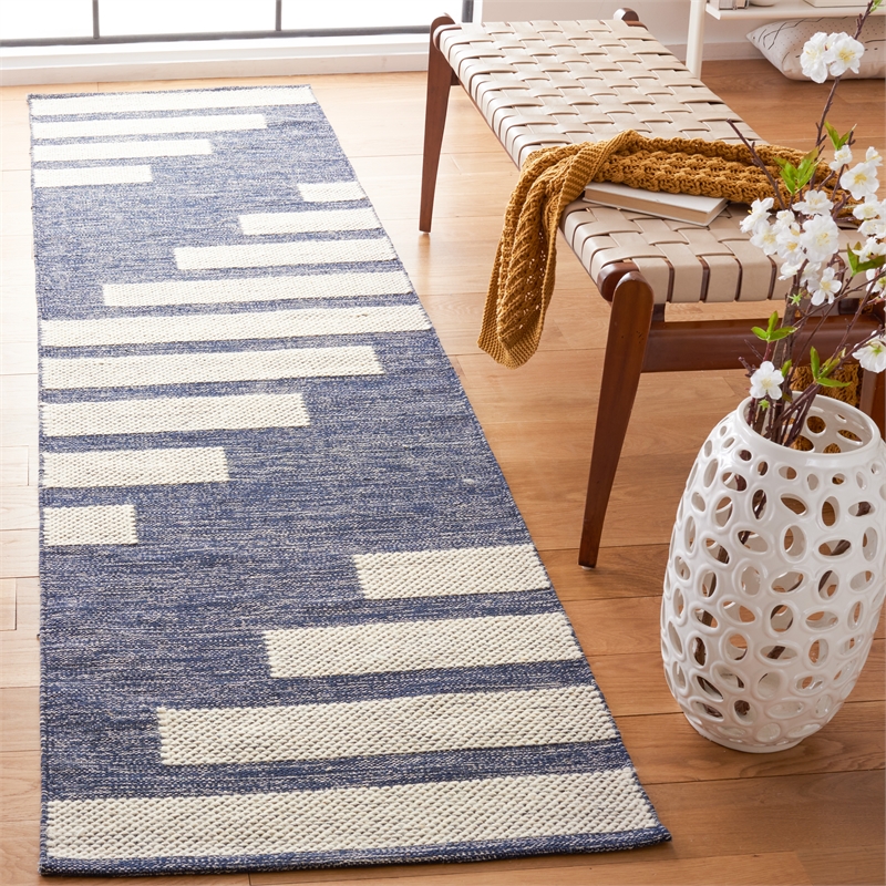 Safavieh Striped Kilim 2'-3