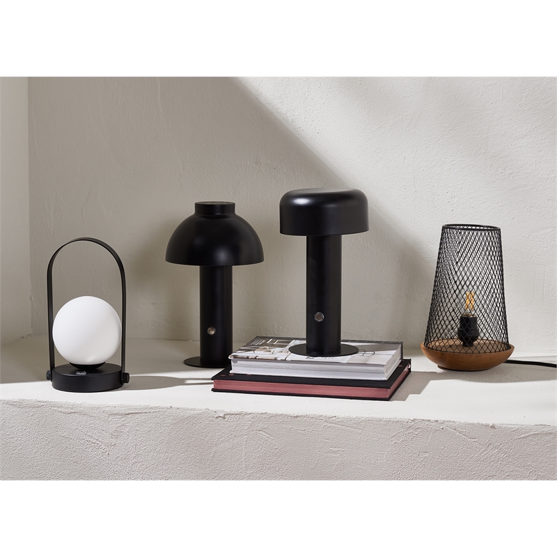Safavieh Niara Iron Rechargeable Led Table in Black