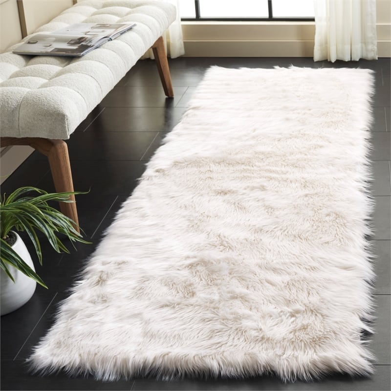 Safavieh Faux Sheep Skin 2'-0