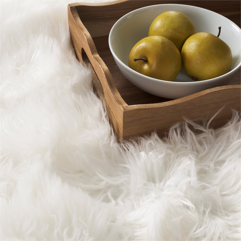 Safavieh Faux Sheep Skin 2'-0