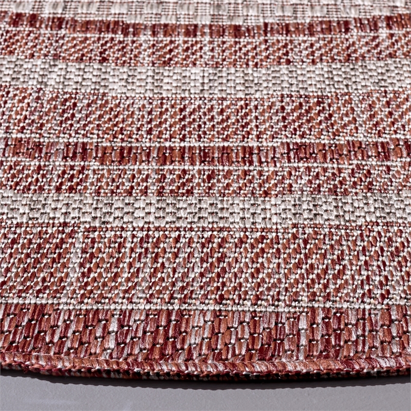 Safavieh Courtyard 6'-7