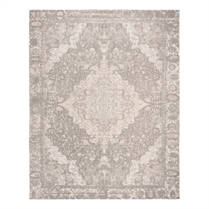 Safavieh Classic Vintage 6'-0&quot x 9'-0&quot Polyester Power Loomed Rug in Silver
