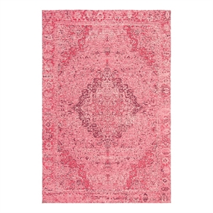 Safavieh Classic Vintage 4'-0&quot x 6'-0&quot Polyester Power Loomed Rug in Fuscia
