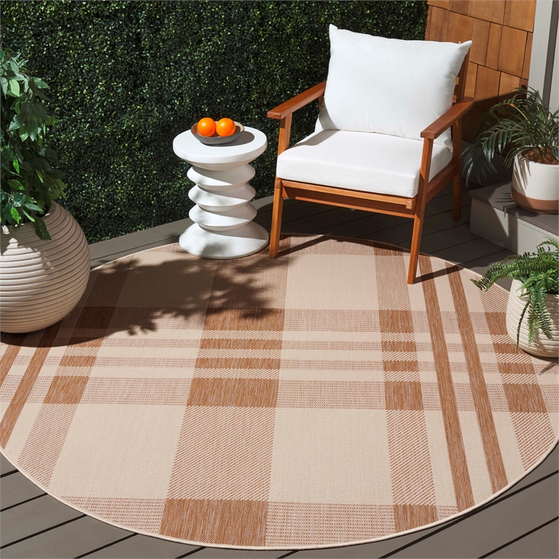 Safavieh Courtyard 6'-7