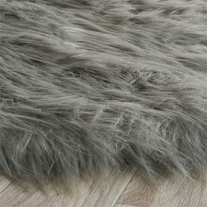 Safavieh Faux Sheep Skin 2'-6
