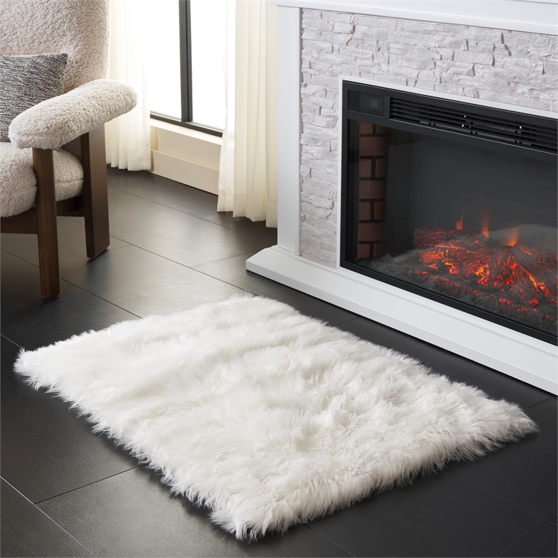 Safavieh Faux Sheep Skin 2'-6