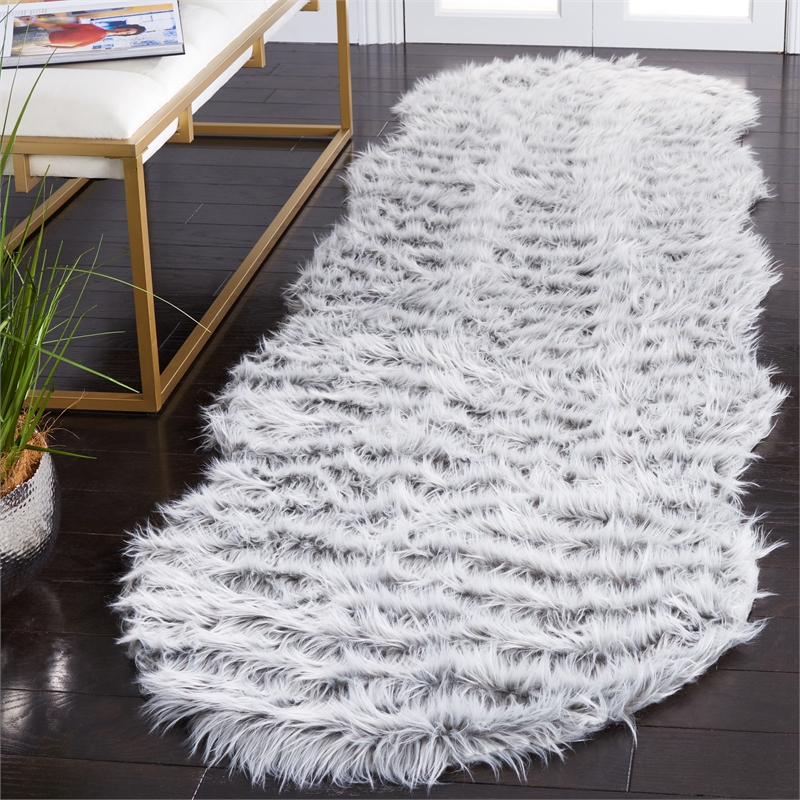 Safavieh Faux Sheep Skin 2'-6