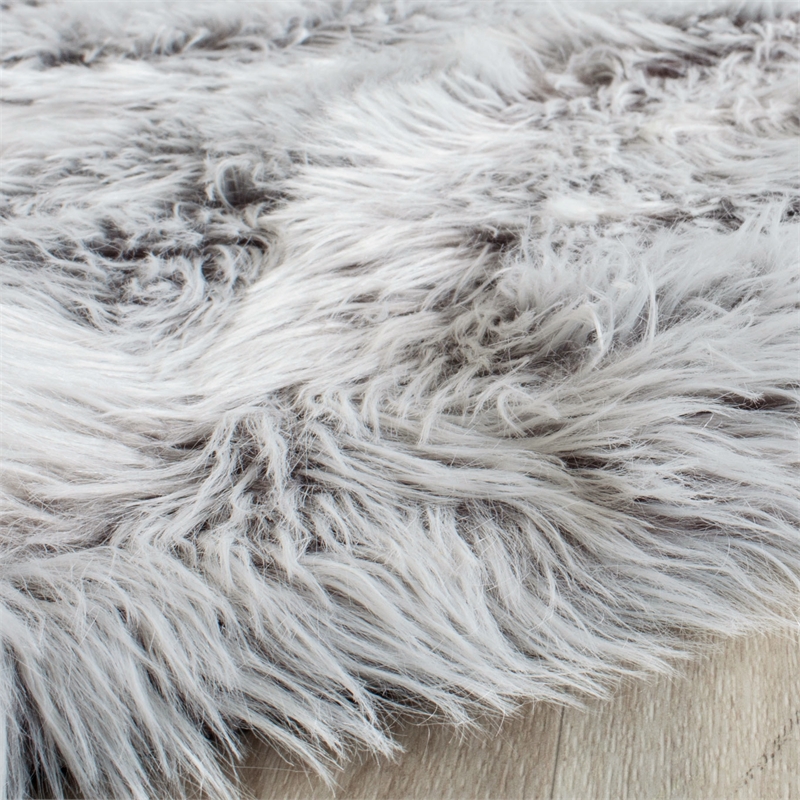 Safavieh Faux Sheep Skin 2'-6