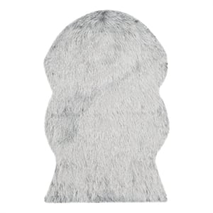 Safavieh Faux Sheep Skin 4'-0&quot x 6'-0&quot Acrylic Power Loomed Rug in Light Gray