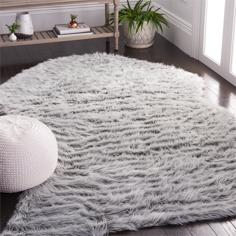 Safavieh Faux Sheep Skin 5'-0