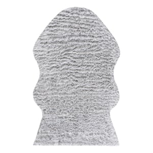 Safavieh Faux Sheep Skin 5'-0&quot x 8'-0&quot Acrylic Power Loomed Rug in Light Gray