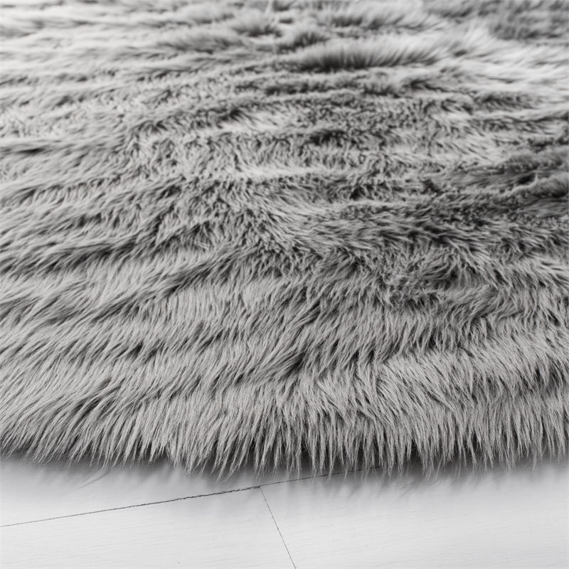 Safavieh Faux Sheep Skin 5'-0