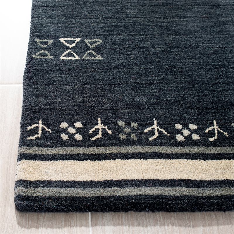 Safavieh Himalaya 4' X 6' Wool Hand Loomed Rug in Charcoal