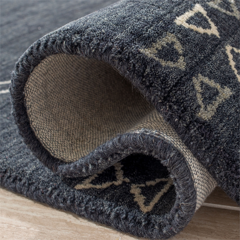 Safavieh Himalaya 4' X 6' Wool Hand Loomed Rug in Charcoal