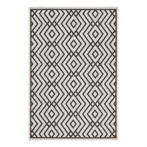 Safavieh Linden 100 4'-0&quot x 6'-0&quot Power Loomed Rug in Light Gray / Charcoal