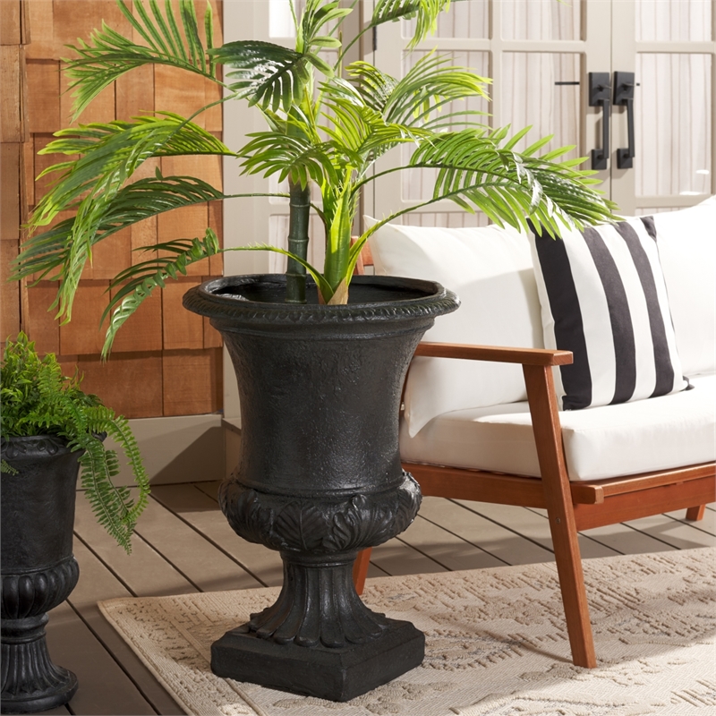Safavieh Paven Planter in Black