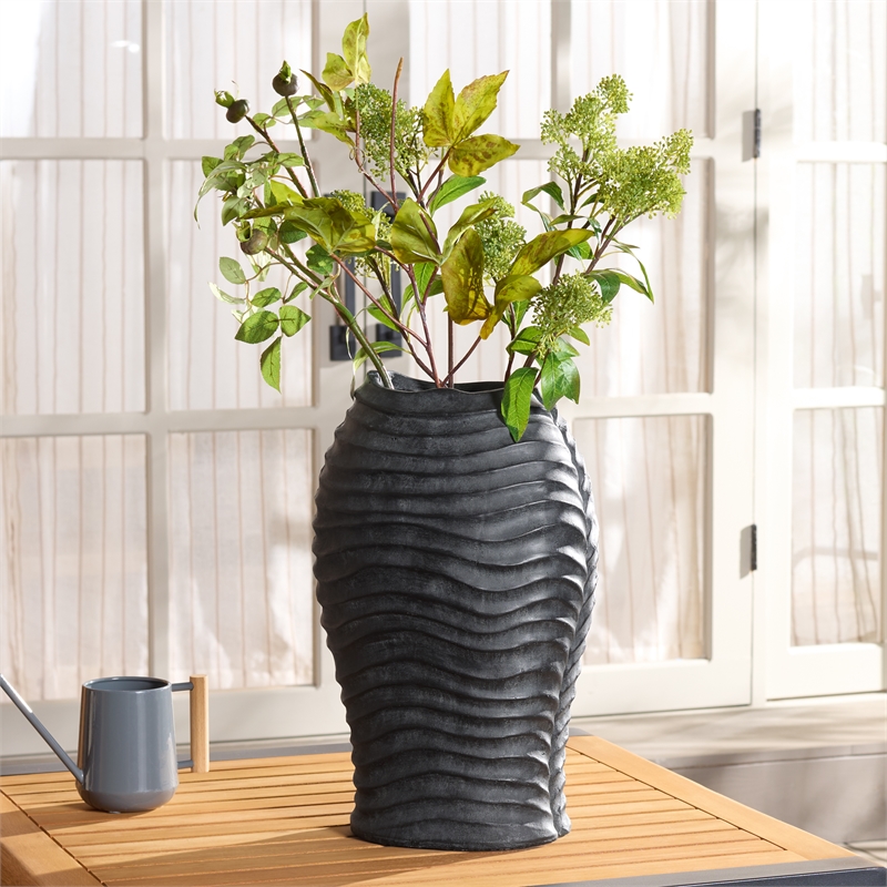 Safavieh Damian Planter Pot  in Black