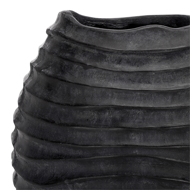 Safavieh Damian Planter Pot  in Black