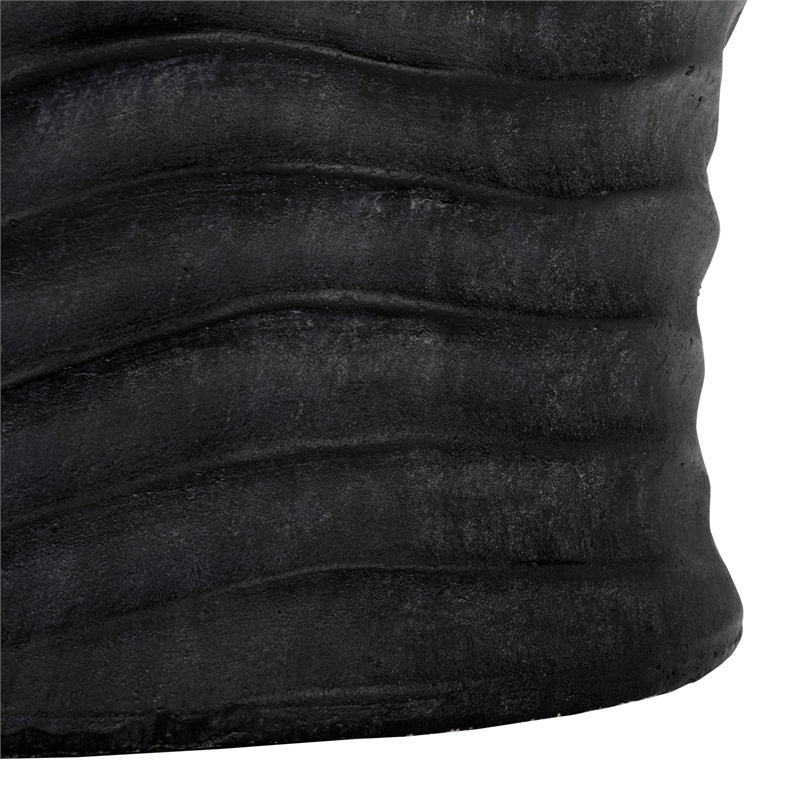 Safavieh Damian Planter Pot  in Black