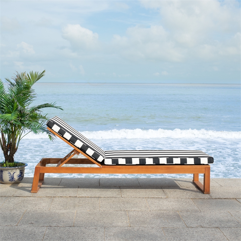 Safavieh Solano Wood and Fabric Sunlounger in Natural / Navy
