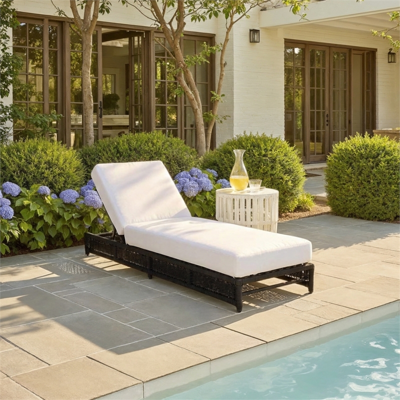 Safavieh Callan Steel and Fabric Lounger in Black / White