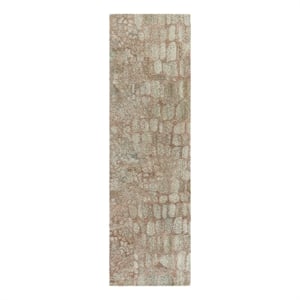Safavieh Abstract 2'-3&quot x 8'-0&quot Polyester Hand Tufted Rug in Green / Blush