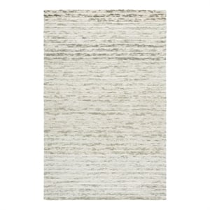 Safavieh Ebony 4'-0&quot x 6'-0&quot Wool and Cotton Hand Tufted Rug in Green / Ivory
