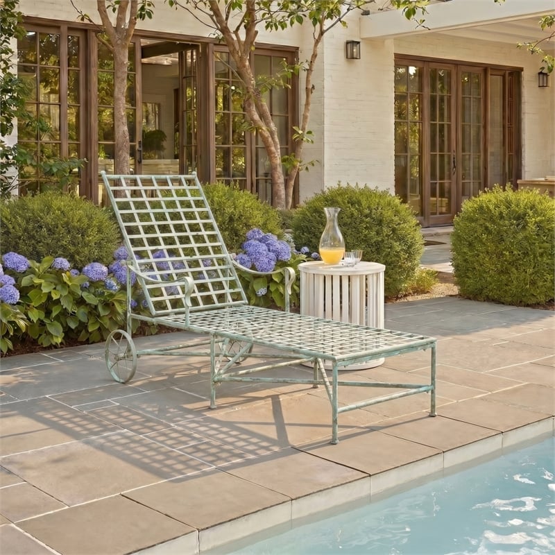 Safavieh Caledonia Iron Chaise Lounge in Green