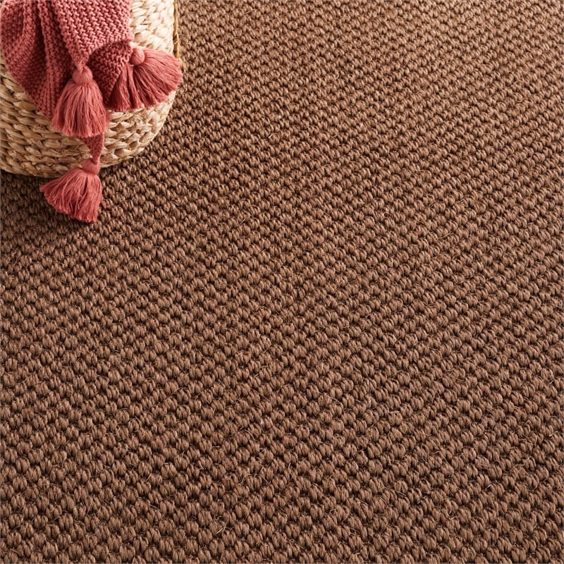 Safavieh Natural Fiber Sisal Accent Rug NF525D-2 in Chocolate