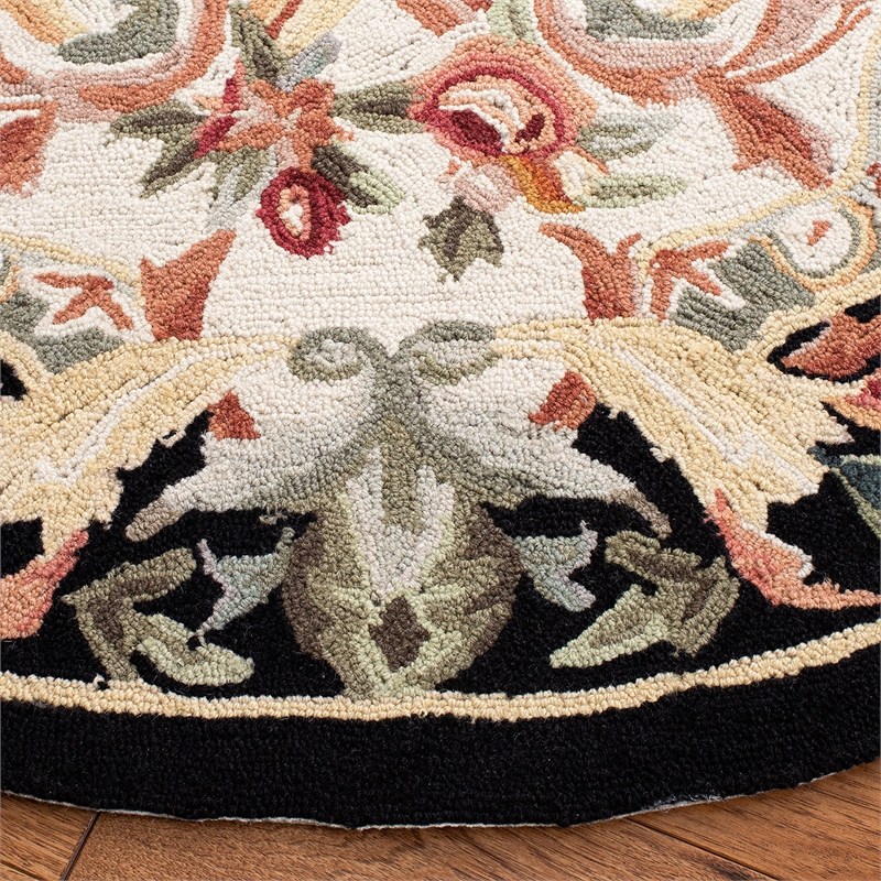Safavieh Chelsea Round Rug in Ivory / Black